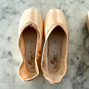 New unworn Grishko Maya I pointe shoes